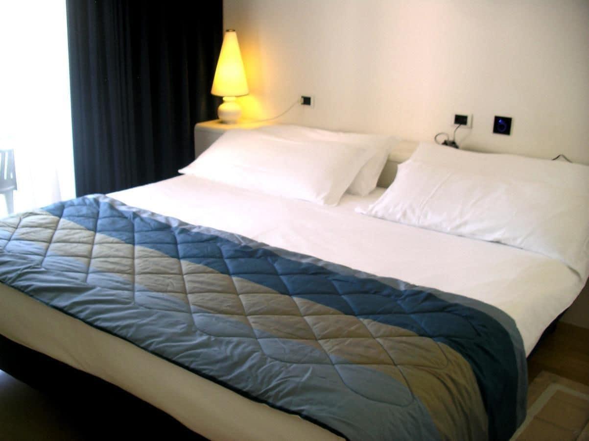 Hotel Luxor Rimini Buitenkant foto