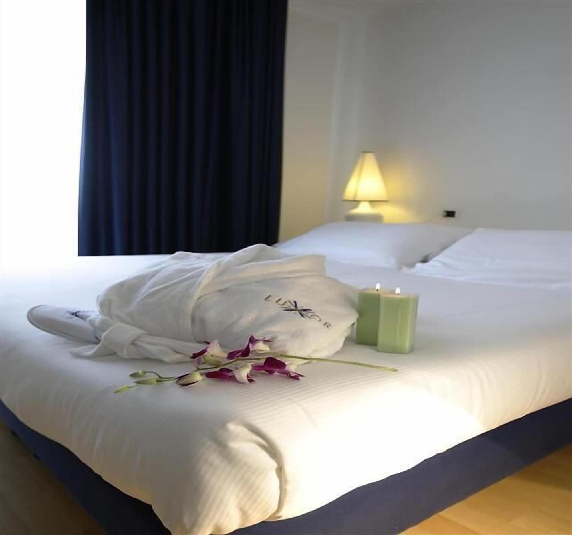 Hotel Luxor Rimini Buitenkant foto