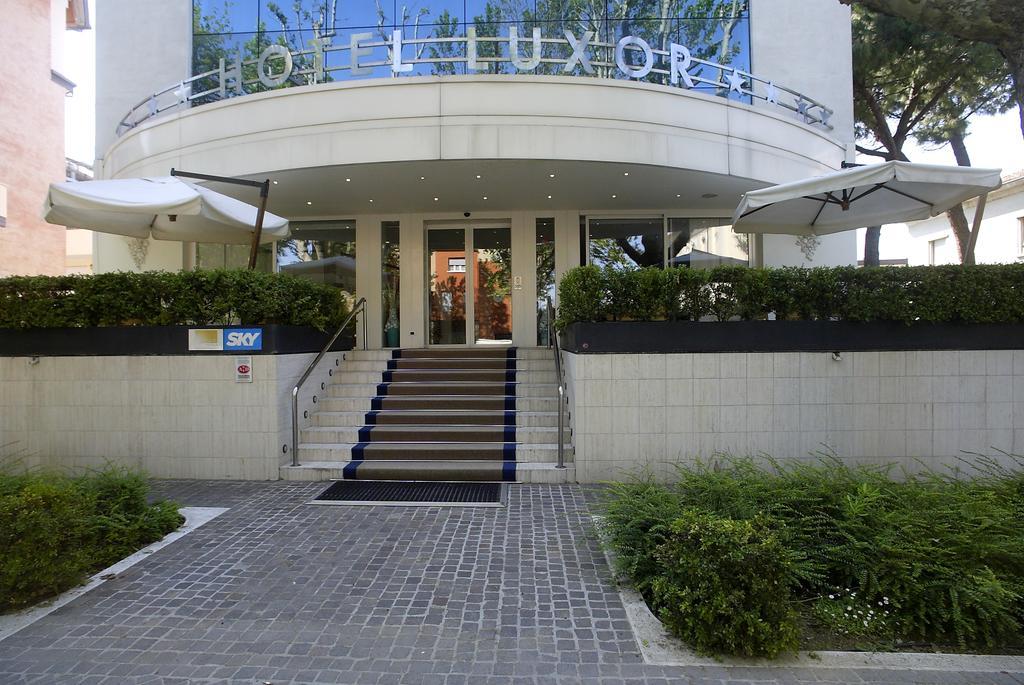 Hotel Luxor Rimini Buitenkant foto