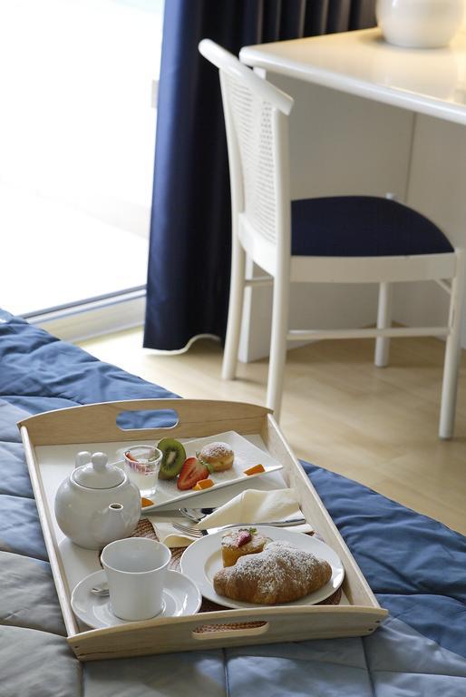 Hotel Luxor Rimini Buitenkant foto