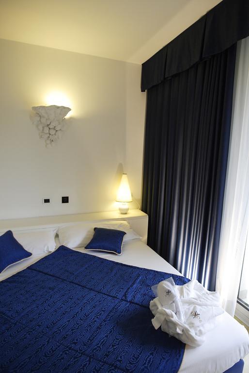 Hotel Luxor Rimini Buitenkant foto