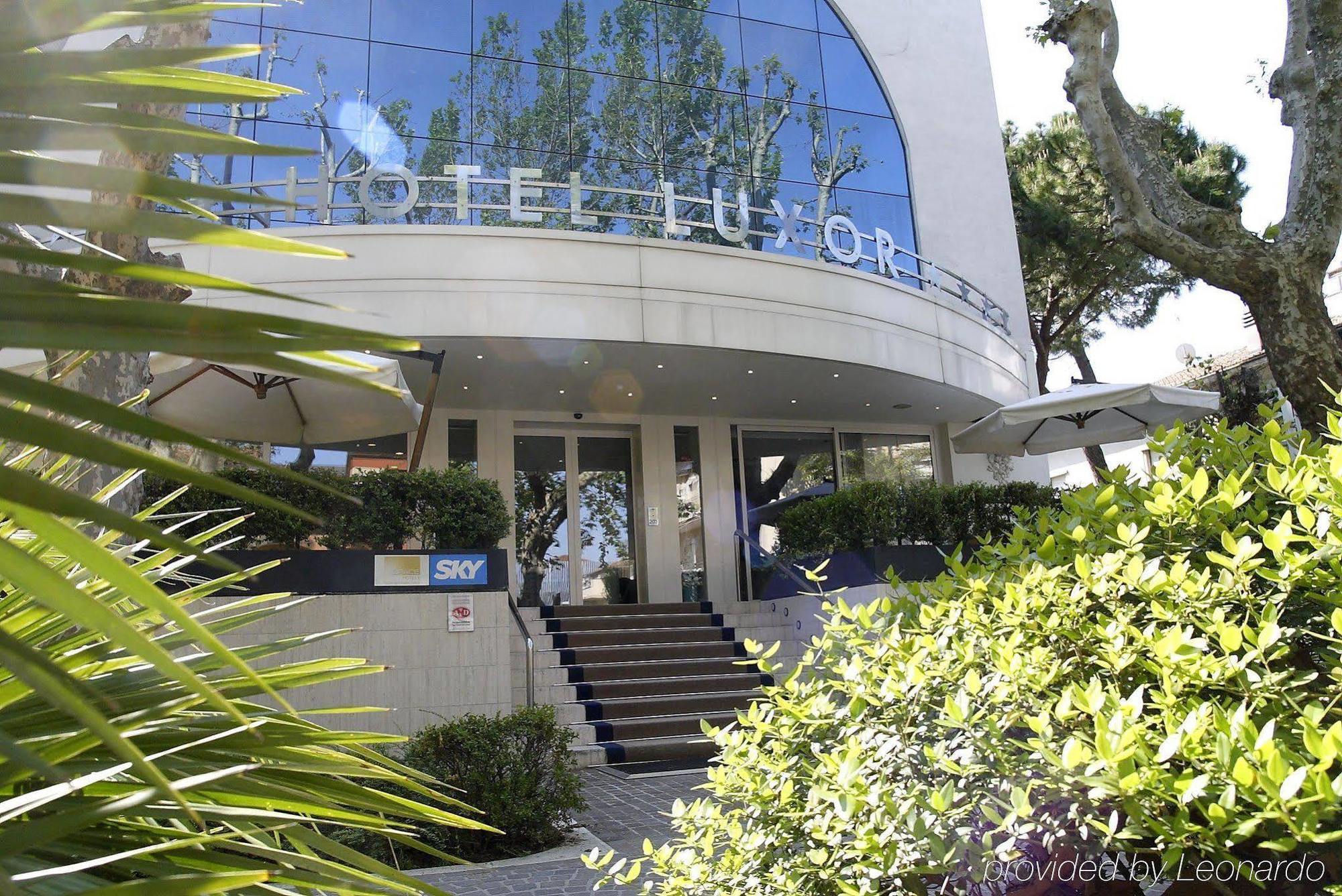 Hotel Luxor Rimini Buitenkant foto